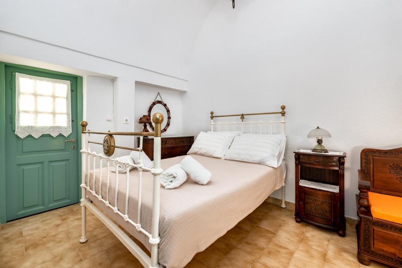 Authentic Santorinian Home Experience Φηρά Εξωτερικό φωτογραφία