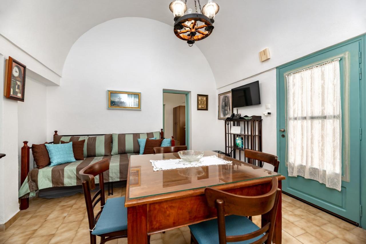 Authentic Santorinian Home Experience Φηρά Εξωτερικό φωτογραφία