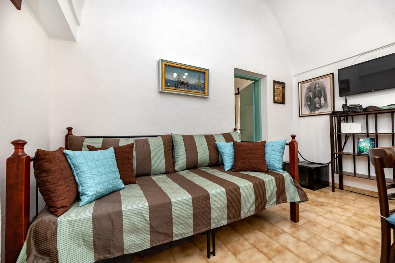 Authentic Santorinian Home Experience Φηρά Εξωτερικό φωτογραφία